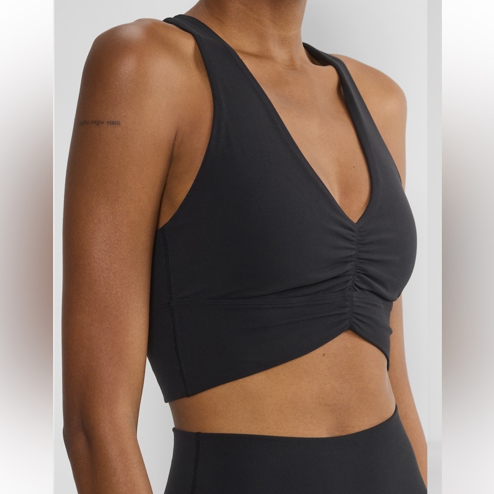 WORN 1X ARITZIA GOLDEN VOLLEY SPORTS BRA